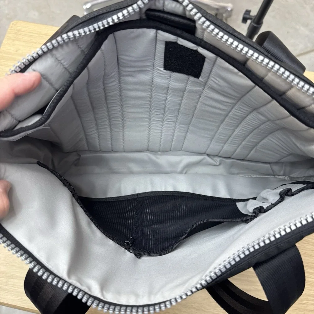 NEW OGIO Lisbon‎ Messenger Travel Work Bag Womens Black Inner And Outer Pockets